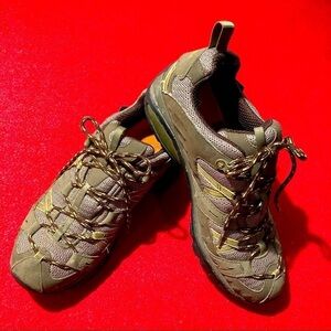 MERRELL Sz 8.5 Hiking Lace-up Vibram Sole Aircushion GoreTex Sneakers